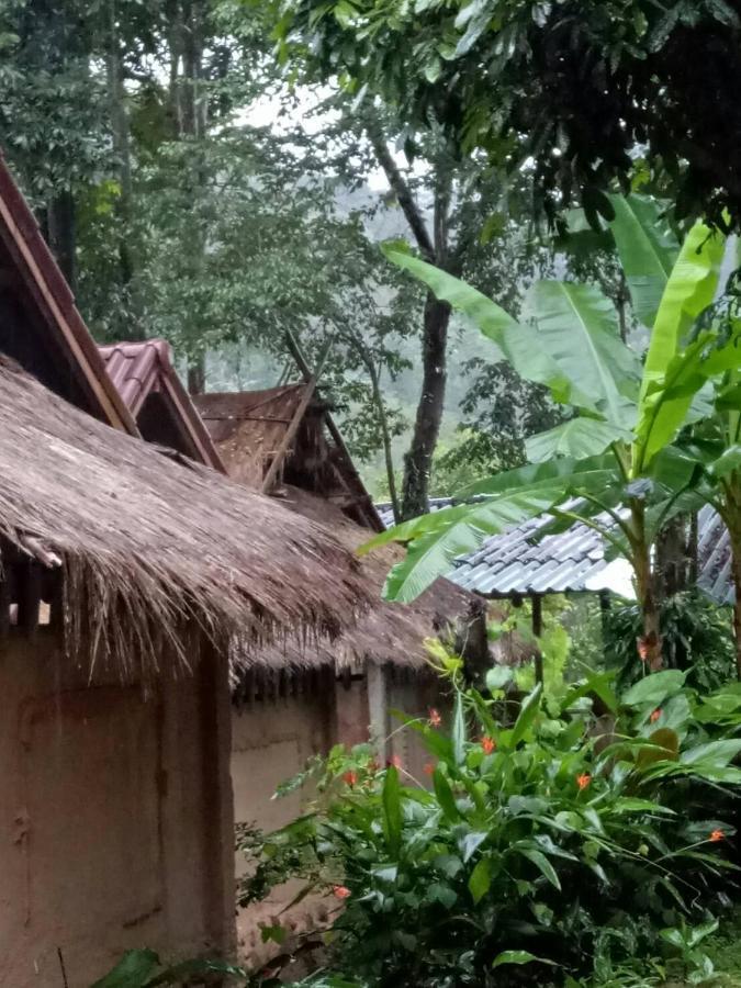 Apartamento Hill Tribe Art House Chiang Rai Habitación foto
